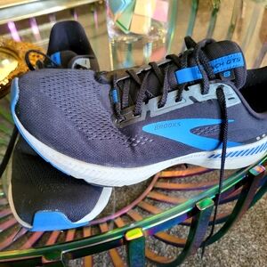 Brooks Men 9.5 Comfy Runner